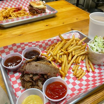 StormKing Brewpub - Brisket plate - Barbeque Near Me - Minneapolis, Minnesota StormKing Brewpub - Brisket plate - Barbeque Near Me - Minneapolis, Minnesota
