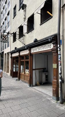 Schmalznudel - Cafe Frischhut by null