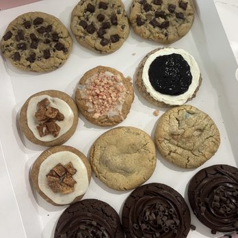 Crumbl - Danbury - Bakeries Near Me - Danbury, Connecticut Crumbl - Danbury - Bakeries Near Me - Danbury, Connecticut