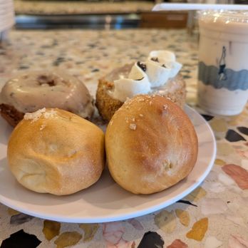 The Salty Donut - Brisket kolaches, banofee, brown butter cake donut - Donuts Near Me - Dallas, Texas The Salty Donut - Brisket kolaches, banofee, brown butter cake donut - Donuts Near Me - Dallas, Texas