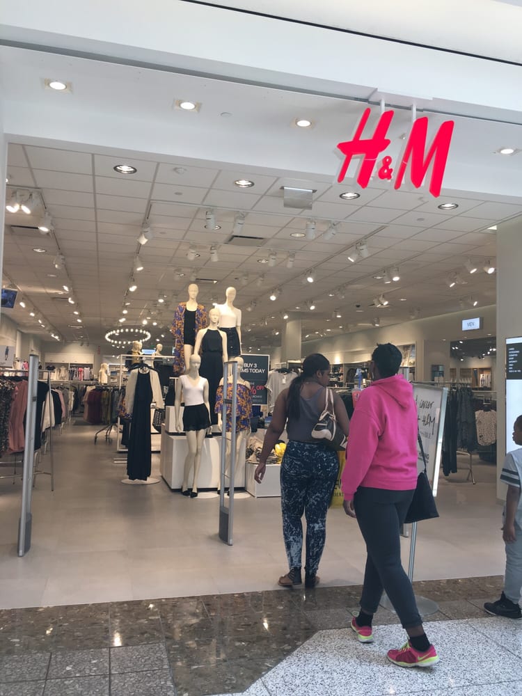 H&M Updated June 2024 1939 Southlake Mall, Merrillville, Indiana