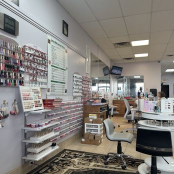 Lynna Nails - nail salon - Nail Salons Near Me - Dewitt, Michigan