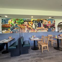Pizzaria 101 & Family Restaurant - Dining area