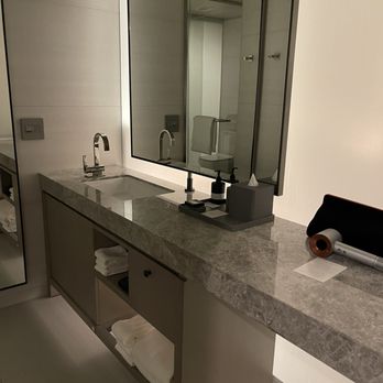 TETRA Hotel - Autograph Collection - Bathroom - Hotels Near Me - Sunnyvale, California TETRA Hotel - Autograph Collection - Bathroom - Hotels Near Me - Sunnyvale, California