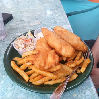 Island Cafe - Halibut and chips (3 piece) - American Near Me - Portland, Oregon