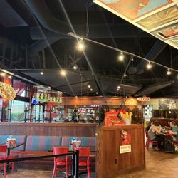 Red Robin Gourmet Burgers and Brews