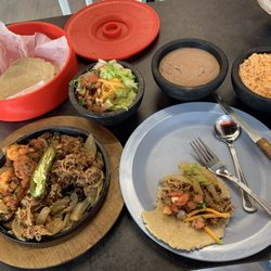 Fajita Pete's - The mixed fajitas.