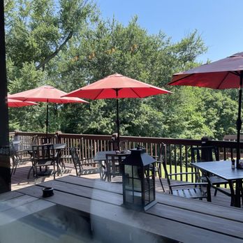 Woodbridge Tavern - Outside seating - New American Near Me - Jasper, Georgia
