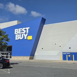 Best Buy Concord Mills - Entrance