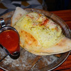 Oktober - Pizza Calzone 13,90€