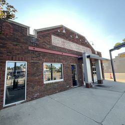 Floyd's 99 Barbershop