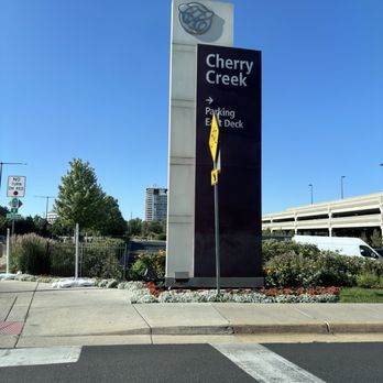 Cherry Creek Shopping Center - Parking sign - Shopping Centers Near Me - Denver, Colorado Cherry Creek Shopping Center - Parking sign - Shopping Centers Near Me - Denver, Colorado