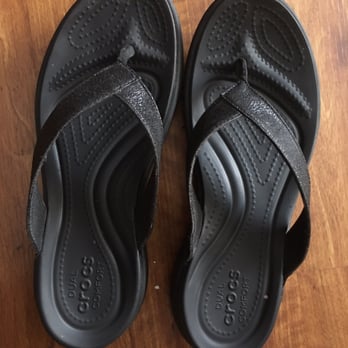 Crocs - Weekend slippers - Shoe Stores Near Me - Waipahu, Hawaii