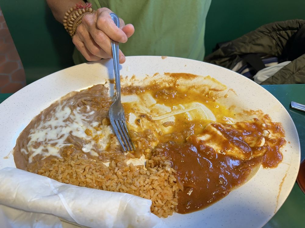 Laura's Mexican Kitchen Logo