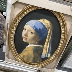 Homegoods - Pearl earring