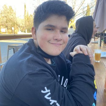 Julian Beer Company - Kiddo waiting for food - Breweries Near Me - Julian, California Julian Beer Company - Kiddo waiting for food - Breweries Near Me - Julian, California