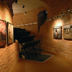 Le Château d'Eau - intérieur de la galerie du chateau d''eau couloirs exposition photo