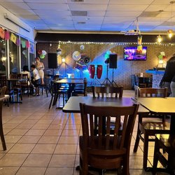 Autentica Taqueria - Inside space