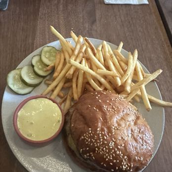 Bistro Lagniappe - Hamburger - Wine Bars Near Me - Healdsburg, California Bistro Lagniappe - Hamburger - Wine Bars Near Me - Healdsburg, California