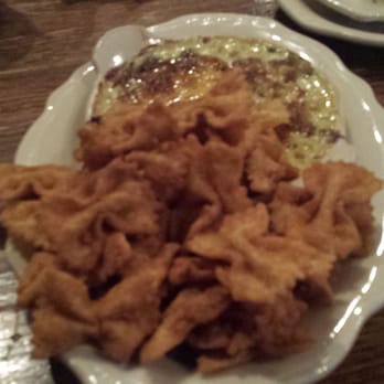 Chimes Restaurant - The spinach and artichoke dip is very good - Southern Near Me - Baton Rouge, Louisiana Chimes Restaurant - The spinach and artichoke dip is very good - Southern Near Me - Baton Rouge, Louisiana