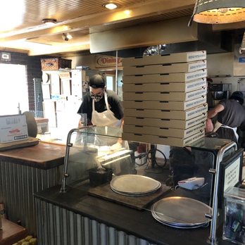 LouEddie's Pizza - Busy pizza makers - Pizza Near Me - Skyforest, California