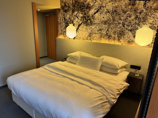 Me and All Hotel Dusseldorf, by Hyatt by null