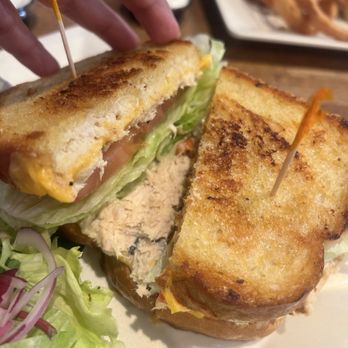 Gus's Drive In - Tuna melt - American Near Me - Los Angeles, California Gus's Drive In - Tuna melt - American Near Me - Los Angeles, California