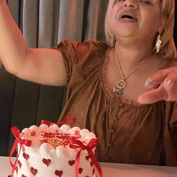 Vistamar - Birthday girl - Seafood Near Me - Bronx, New York