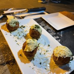 Carli’s - Bunūelos de Bacalao