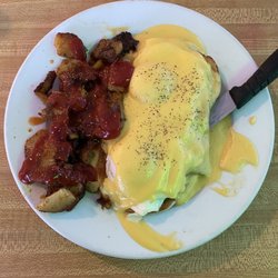 Philly Diner - Eggs Benedict with Home Fries