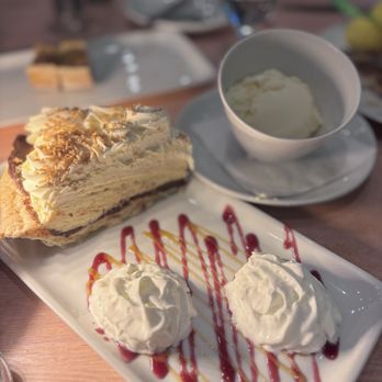 Jonathan's The Rub Bridgeland - Yummy! Coconut pie + Vanilla Ice cream - American Near Me - Cypress, Texas Jonathan's The Rub Bridgeland - Yummy! Coconut pie + Vanilla Ice cream - American Near Me - Cypress, Texas