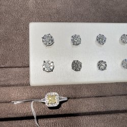 Ray-Ward Jewelers - Beautiful Diamond Cluster Earrings