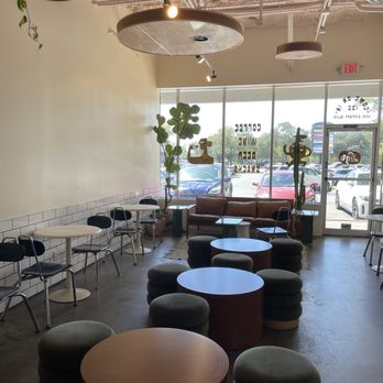 Figure 8 Coffee Purveyors - Main lounge space - Coffee & Tea Near Me - Austin, Texas Figure 8 Coffee Purveyors - Main lounge space - Coffee & Tea Near Me - Austin, Texas