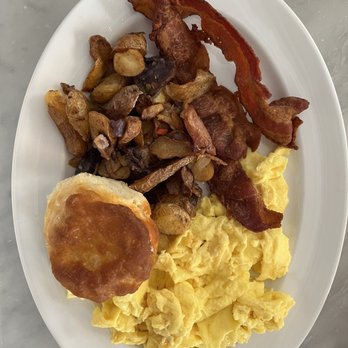 Criollo Restaurant - Monteleone Breakfast - New American Near Me - New Orleans, Louisiana Criollo Restaurant - Monteleone Breakfast - New American Near Me - New Orleans, Louisiana