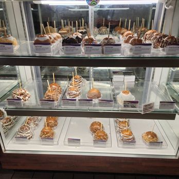Cold Stone Creamery - Candy apples - Custom Cakes Near Me - Mansfield, Texas Cold Stone Creamery - Candy apples - Custom Cakes Near Me - Mansfield, Texas