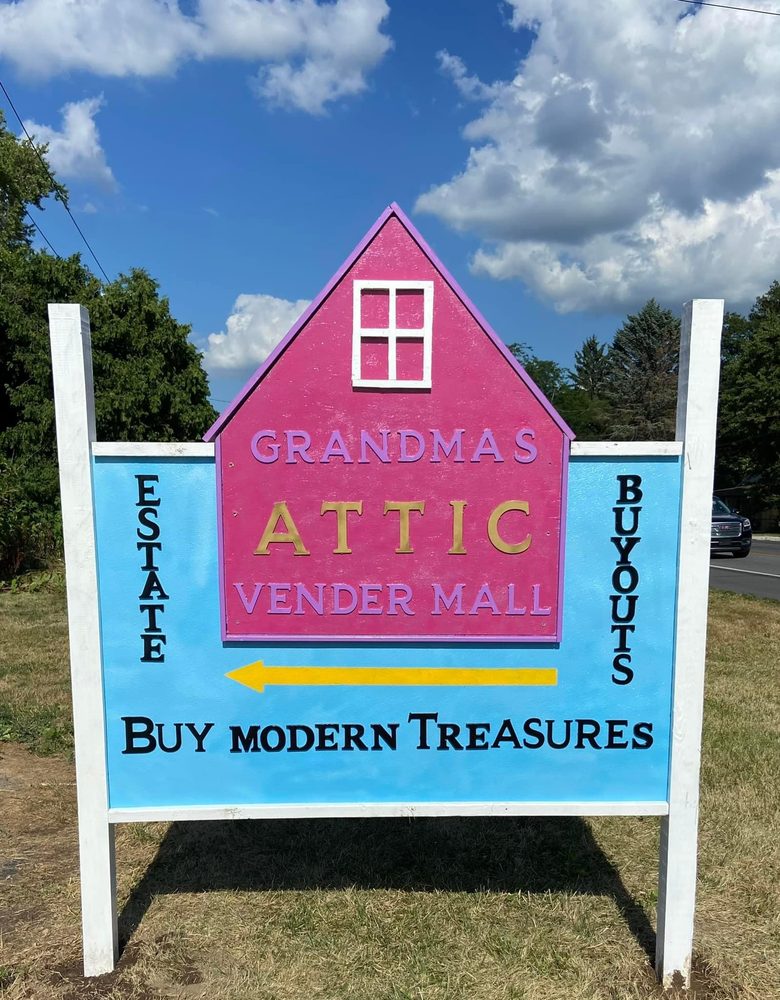 Grandma's Attic Logo