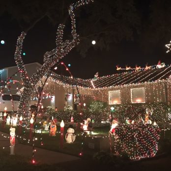 Harbor Oaks Santa - This is another house in Harbor Oaks Estates. Lots of lights can be found in this neighborhood. This is the first street on the right. - Festivals Near Me - Safety Harbor, Florida Harbor Oaks Santa - This is another house in Harbor Oaks Estates. Lots of lights can be found in this neighborhood. This is the first street on the right. - Festivals Near Me - Safety Harbor, Florida