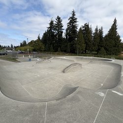 Everett Park & Recreation - WHY isn't Walter E. Hall (Everett) Skate Park a searchable entry on its own here, nor Google Maps?