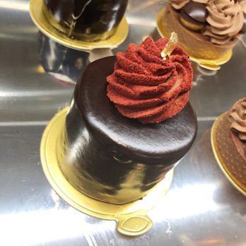 A La Mousse - Desserts Near Me - Narberth, Pennsylvania