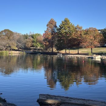 Mueller Lake Park - You almost can't see the city - Playgrounds Near Me - Austin, Texas Mueller Lake Park - You almost can't see the city - Playgrounds Near Me - Austin, Texas