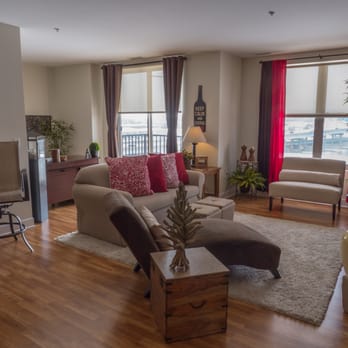 Icon On Bond - Apartments Near Me - Grand Rapids, Michigan