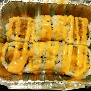 Umi Sushi - Complimentary roll - Japanese Near Me - Fresh Meadows, New York