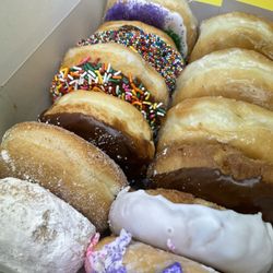 Mary Lee Donuts - Dozen assorted