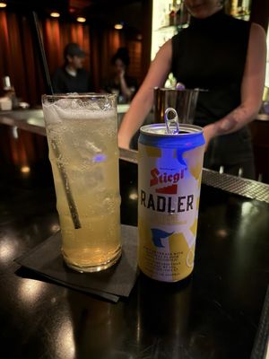 Lily’s Bar by null