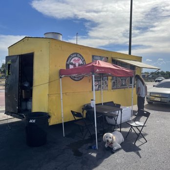 Tacos Jenni - a taco truck with a table and chairs - Food Trucks Near Me - Denver, Colorado Tacos Jenni - a taco truck with a table and chairs - Food Trucks Near Me - Denver, Colorado