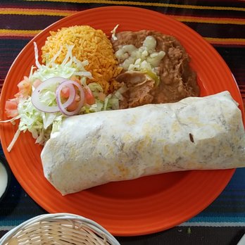 Polanco Mexican Restaurant & Cantina - Steak Burrito. Daughter in law had sauce put on side instead of on top. - Mexican Near Me - Slinger, Wisconsin