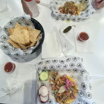 La Estrella Tacos & Seafood - Carnitas tacos and chips - Mexican Near Me - Manteca, California