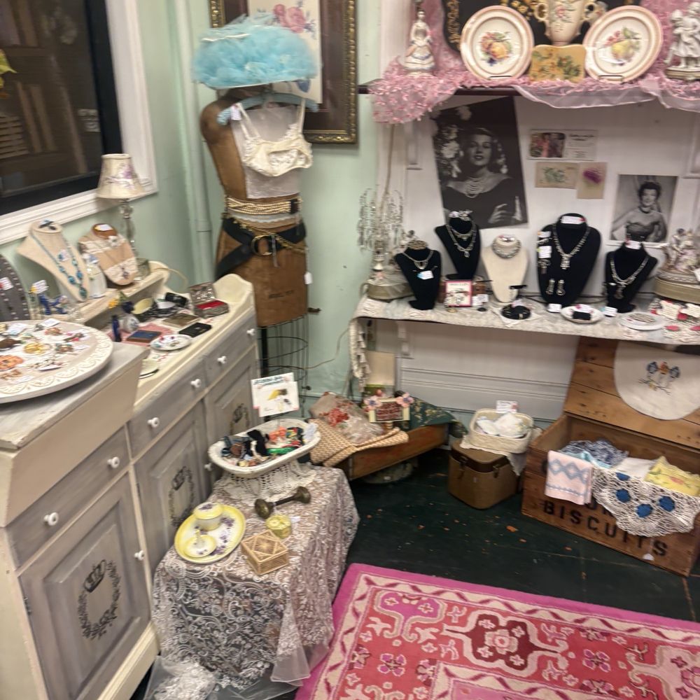 Vintage '61 - Antiques Near Me - Ridgewood, New Jersey Vintage '61 - Antiques Near Me - Ridgewood, New Jersey