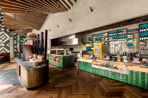 Nando's PERi-PERi by null