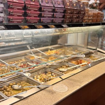 The Fresh Market - Olive bar - Grocery Near Me - Delray Beach, Florida The Fresh Market - Olive bar - Grocery Near Me - Delray Beach, Florida